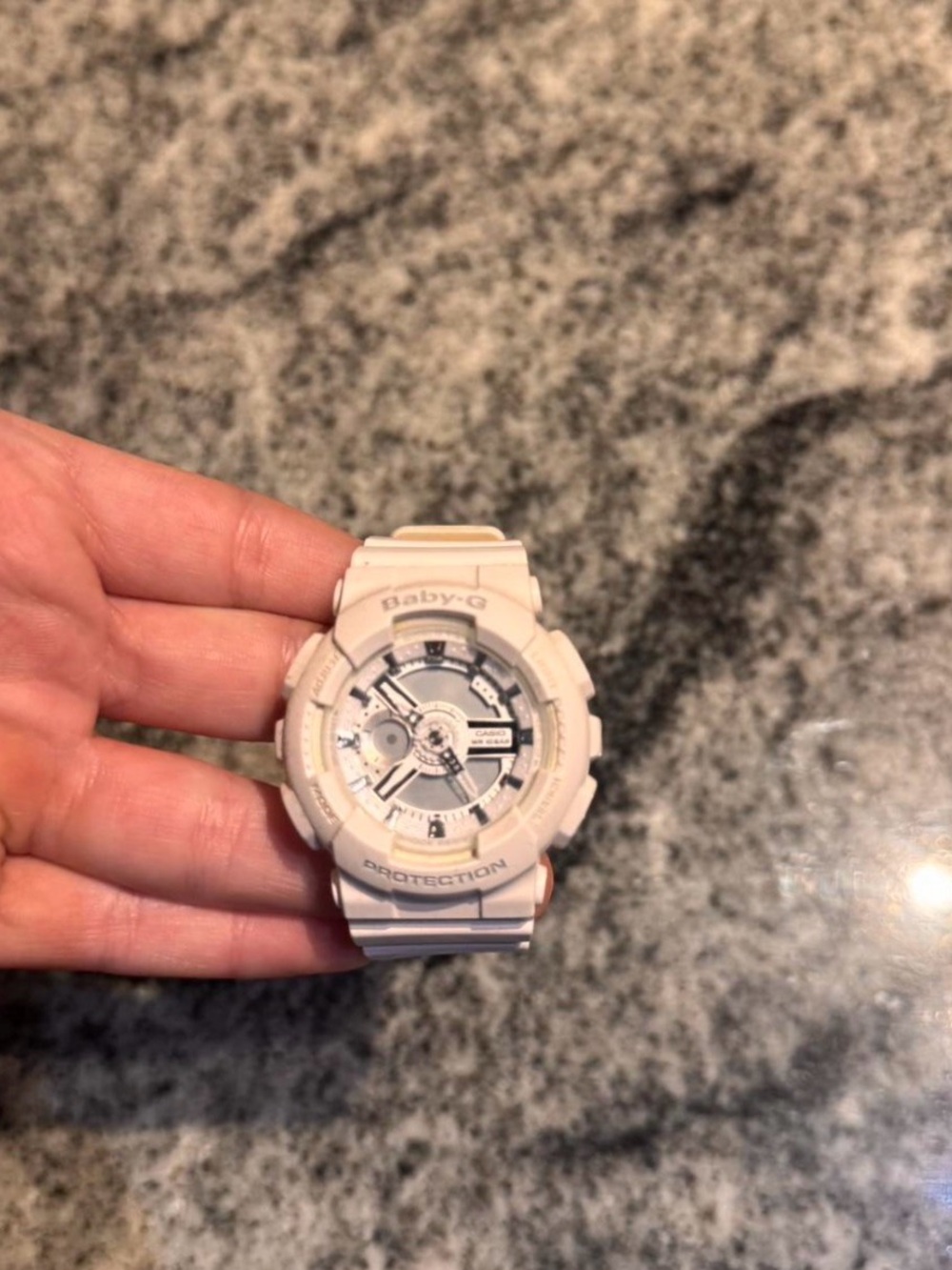 Baby-G White Resin Sport Watch. !!WATCH NEEDS A NEW BATTERY AND CLEANING!!
